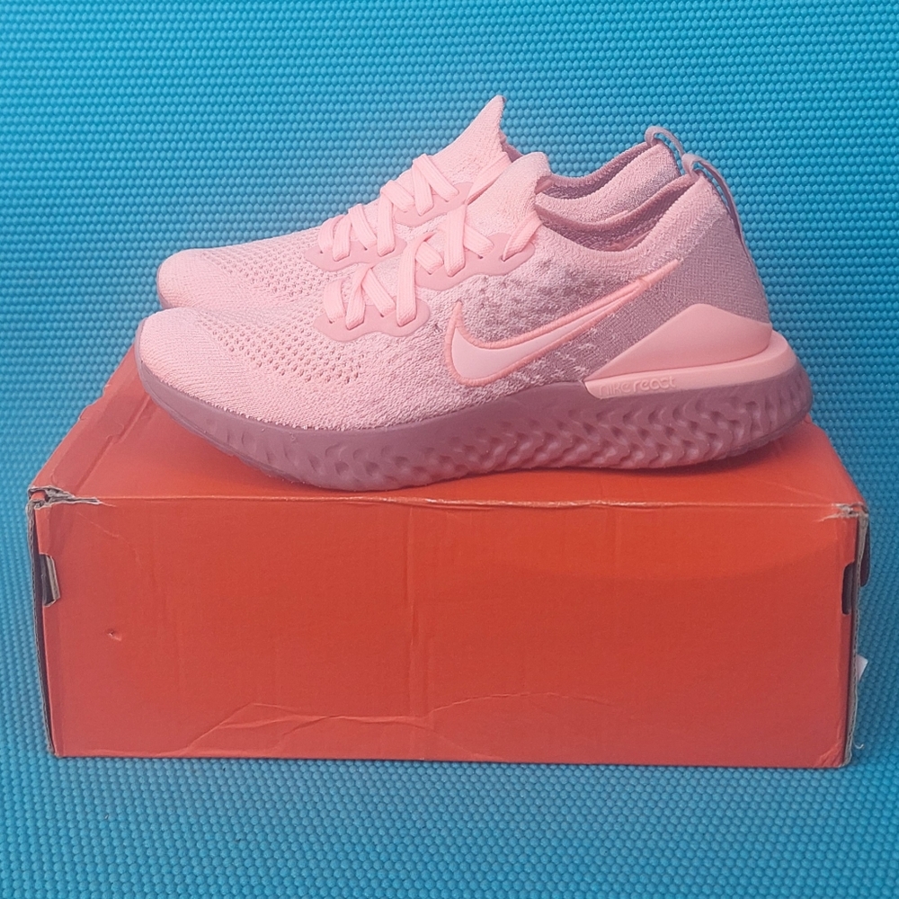 Nike Epic React Flyknit Athletic Running Shoes Women's Size 6.5